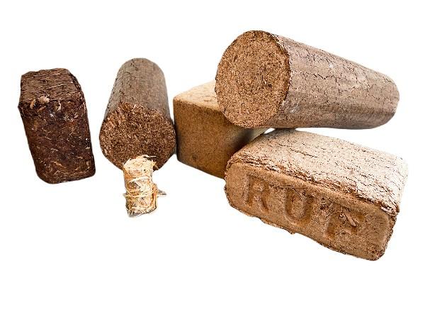 Différentes formes de buches de bois densifié