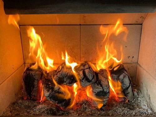 Belle flambée de 5 briquettes de bois densifié