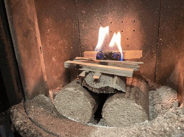 Produits Allumes-Feu - Vente de bois de chauffage, granulés, buches  densifiees