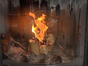 les bûches compressées de SymplyFeu en combustion