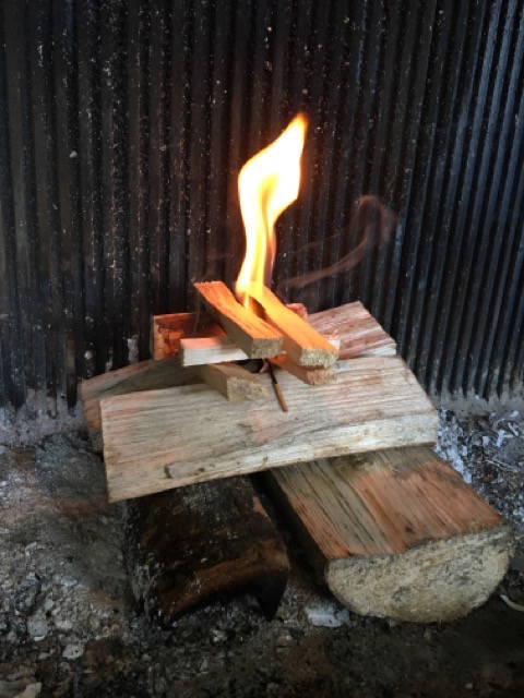 Comment bien disposer les bûches dans un poêle à bois