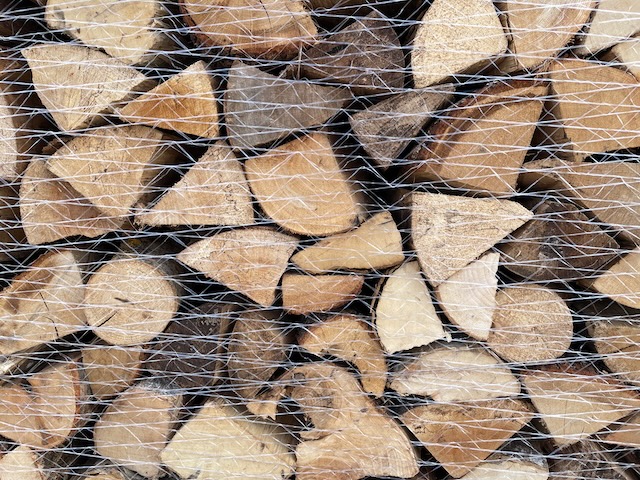 Comment faire sécher du bois de chauffage avec un four biomasse ?